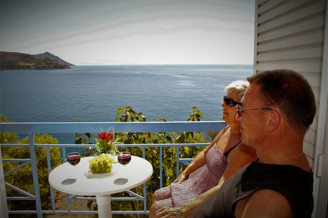Kavos Bay Seafront Hotel Agia Marina  Exteriér fotografie